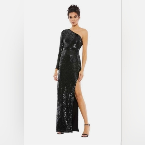 Mac Duggal Dresses & Skirts - NWT Mac Duggal Elegant Black Sequin One-Shoulder Dress - Size 12